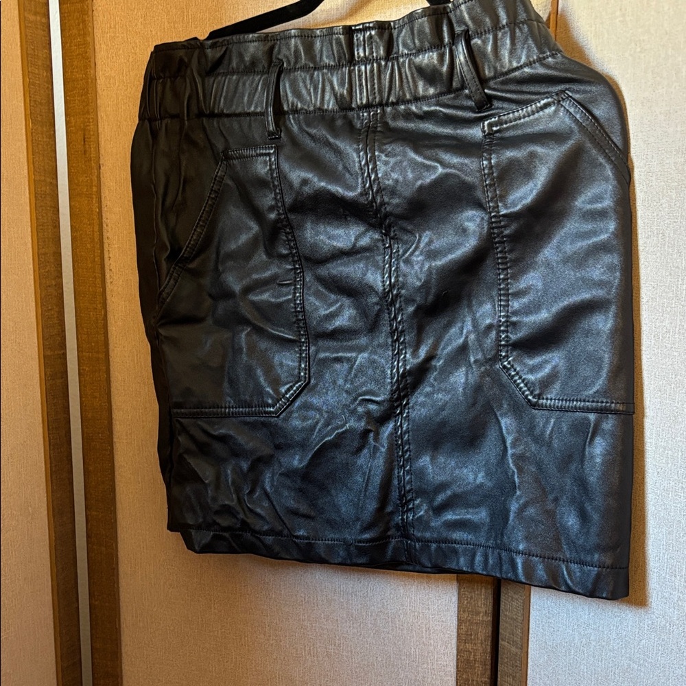 Haute Monde Black Faux Leather Skirt large